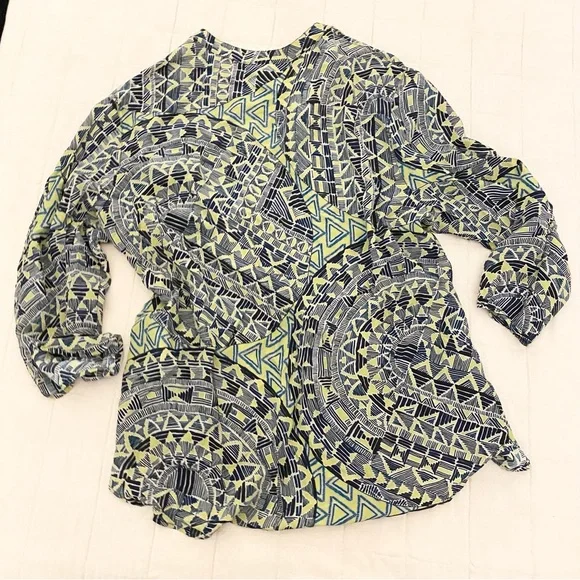 Tianello Green Geometric Button Down Shirt - Picture 3 of 7